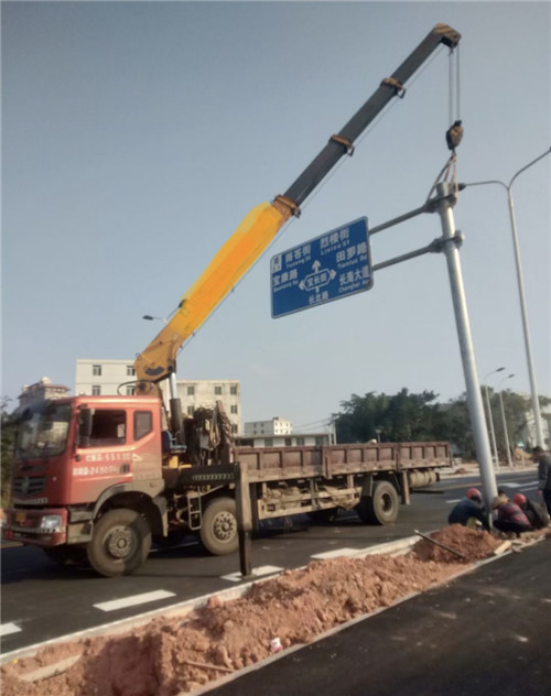开平区设备吊装租赁吊车要用多大吊车